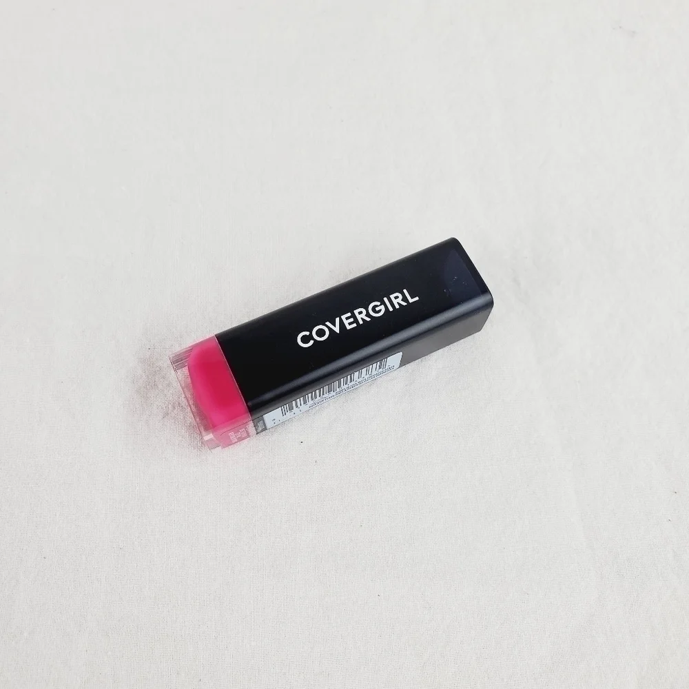 LAST ONE 🔥COVERGIRL Exhibitionist Lipstick Crem 445 just saying